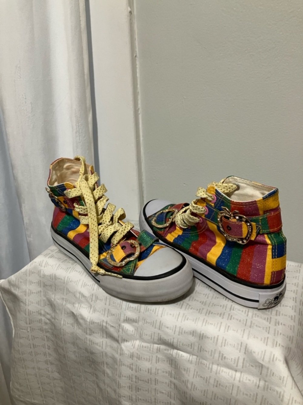 Apple Bottoms Rainbow Glitter Stripe High-Top Sneakers Vintage 2000s - Picture 7 of 7